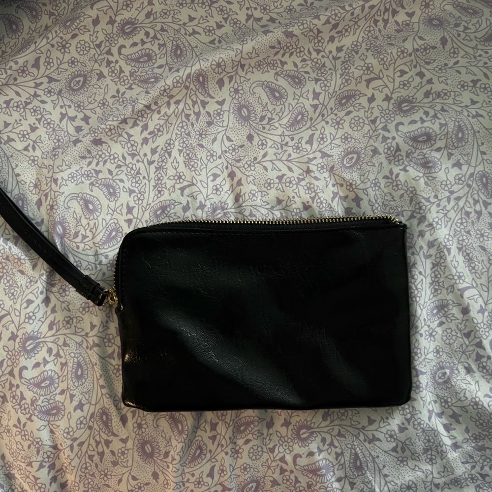 Black wristlet